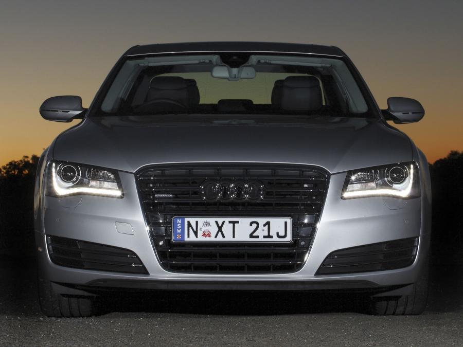  Audi A8 4.2 FSI Quattro (D4) 2010 года  (AU) (фото 14 из 17)